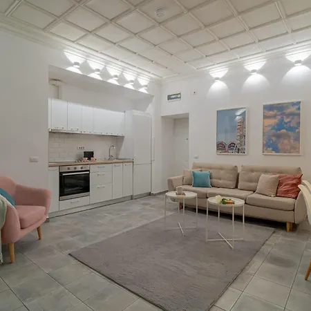 Апартаменты Modern 2-br Flat Near Cismigiu & Universitate - Balcony & Kitchen *