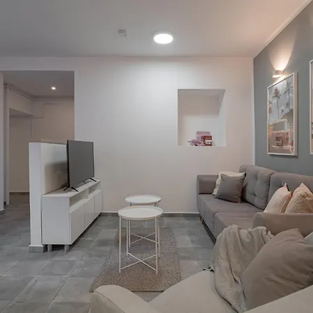 Daire Modern 2-br Flat Near Cismigiu & Universitate - Balcony & Kitchen Bükreş