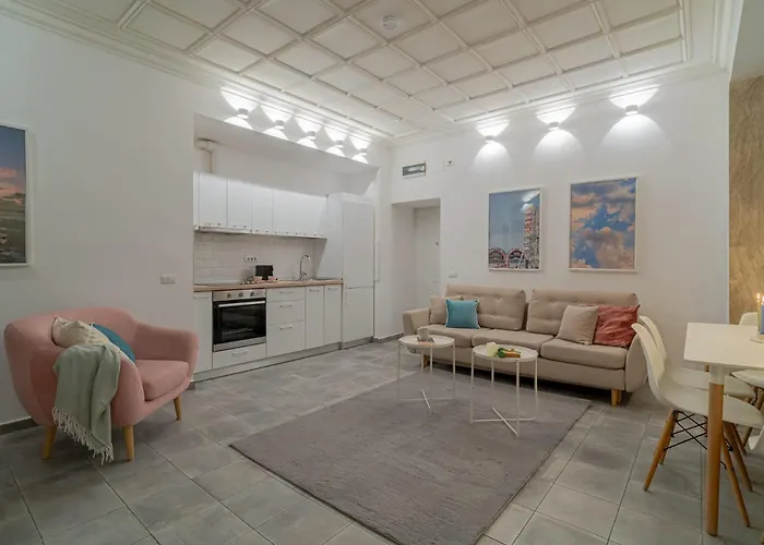 Apartamento Modern 2-br Flat Near Cismigiu & Universitate - Balcony & Kitchen *