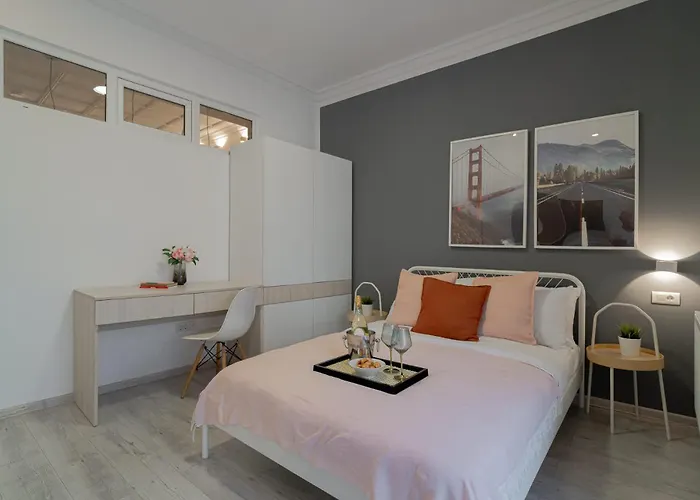 Modern 2-br Flat Near Cismigiu & Universitate - Balcony & Kitchen Apartamento *