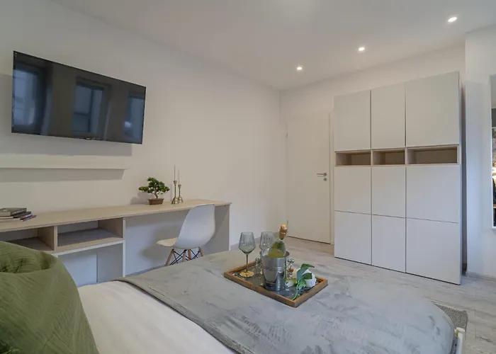 Modern 2-br Flat Near Cismigiu & Universitate - Balcony & Kitchen Apartamento *