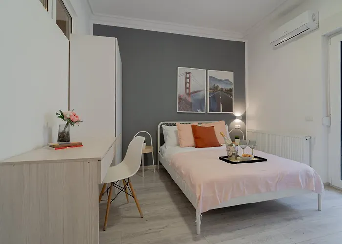 Modern 2-br Flat Near Cismigiu & Universitate - Balcony & Kitchen Apartamento
